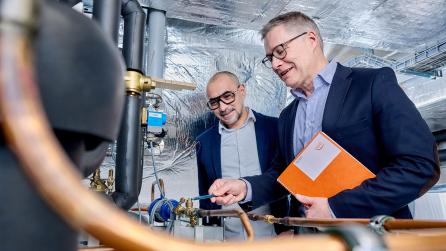 Thomas Friederich und Betriebsleiter Claudio Spanò